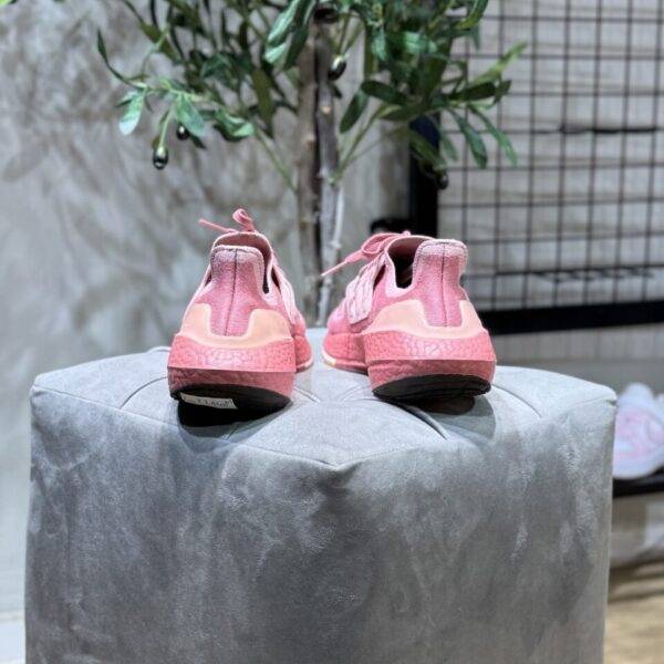 Adidas Ultraboost 22