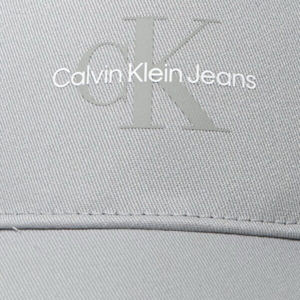 Calvin Klein Jeans