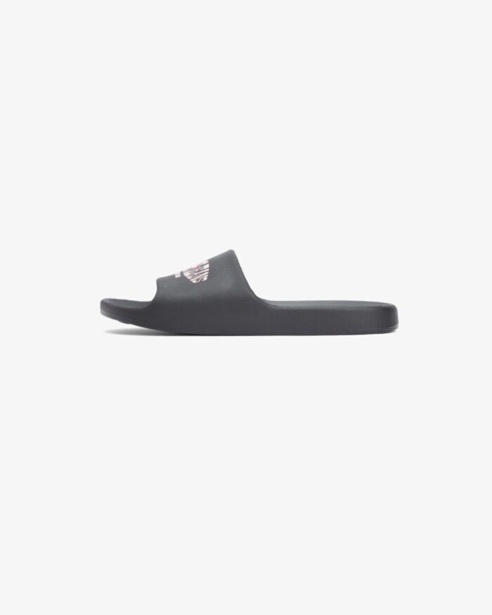 bca59cba-f239-4e4e-8340-338ff052f1ff Tommy Jeans