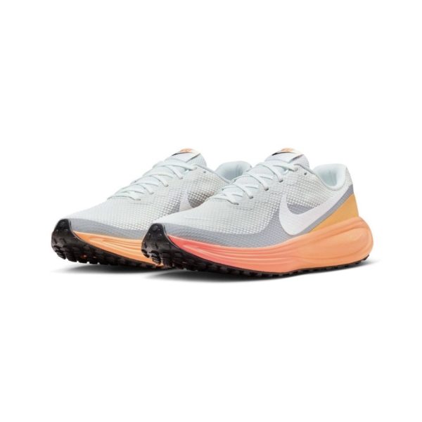 Nike Revolution 8