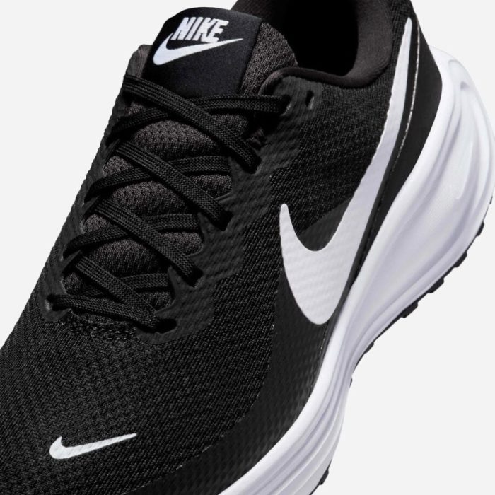 Nike Revolution 8