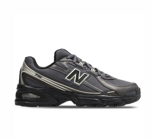 New Balance 740